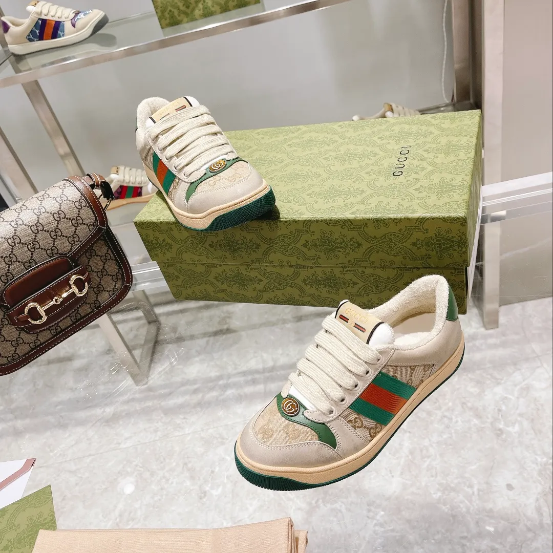 👟👟Ex-factory price 480👟👟 Women's Shoes Women's Clothing Women's Shoes Women's Clothing Women's Shoes Women's Clothing GUCCI's first generation of dirty shoes was born, adding a star to the luxury world Trendy brands, alternative, magical, retro, etc. are integrated into one. The contrasting colors of cowhide fabrics stimulate the vision. Various combinations and various techniques. ✍ Among them, the Gucci logo pattern is interspersed with design, which is vivid. The cowhide punching process is retro and old, and the logo element of trendy men and trendy women. Original original and correct lining, imported fiber towels, more comfortable, shoe packaging technology increases comfort, beautiful on the outside, more beautiful on the inside, spiritual design 🌼The feet are made of beige matte cowhide, with contrasting distressed fabrics, skillful workmanship, overall color balance, imported pure T👟👟Ex-factory price U sole, no impurities, clear texture, orderly arrangement, wear-resistant and non-slip. Couple model: 34-45